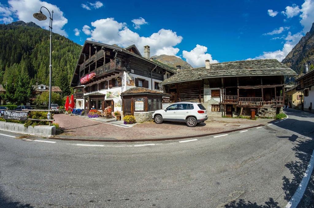 Hotel Gran Baita غريسوني سان جان المظهر الخارجي الصورة